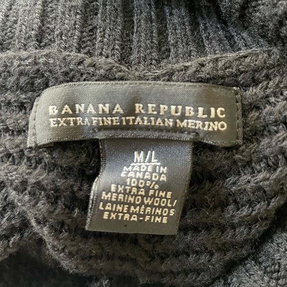 Banana Republic Black Turtleneck Poncho Sweater Fringe Merino Wool Size M/L - Picture 9 of 10